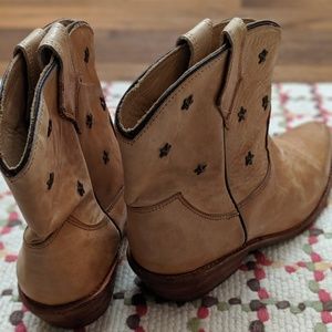 EUC BedStu Cobbler Series Cowboy Boots, Size 9